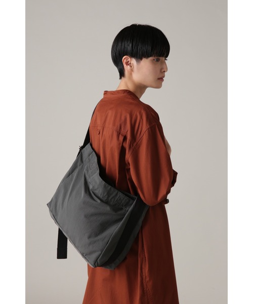 MHL. ナイロンショルダーバッグ エムエイチエル MHL. WORN NYLON CANVAS （BLACK