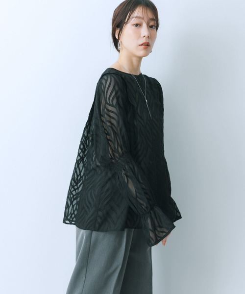 HEYUMM（ヘユム）の「パイピングジャガードブラウス（シャツ/ブラウス・レディース・ラベンダー/アイボリー/ブラック・ONE）」の3枚目の写真