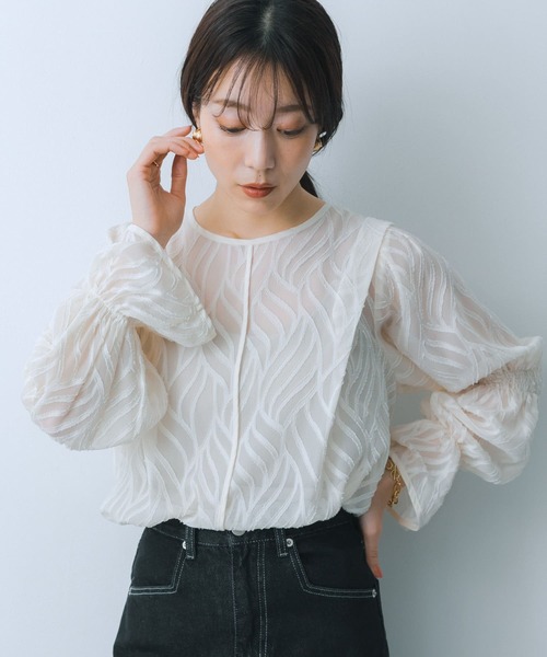 HEYUMM（ヘユム）の「パイピングジャガードブラウス（シャツ/ブラウス・レディース・ラベンダー/アイボリー/ブラック・ONE）」の6枚目の写真