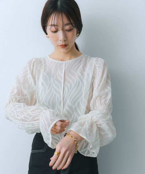 HEYUMM（ヘユム）の「パイピングジャガードブラウス（シャツ/ブラウス・レディース・ラベンダー/アイボリー/ブラック・ONE）」の5枚目の写真
