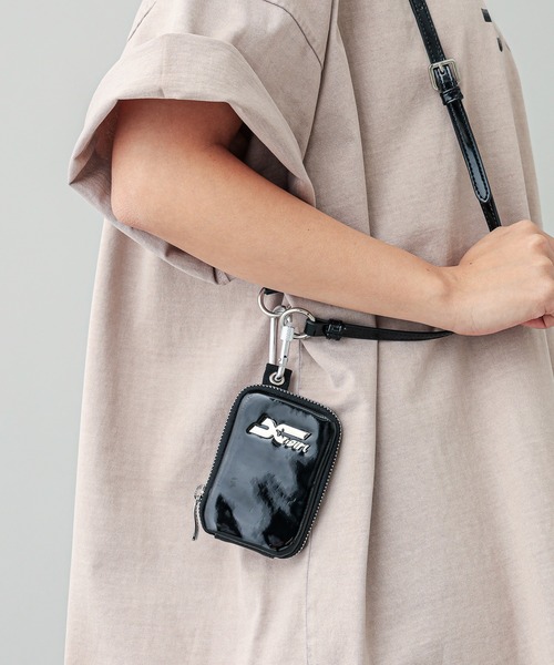 X-girl（エックスガール）の「STAR LOGO MULTI CARD CASE（カードケース・レディース・シルバー/ライトブルー/ブラック・ONE SIZE）」の2枚目の写真