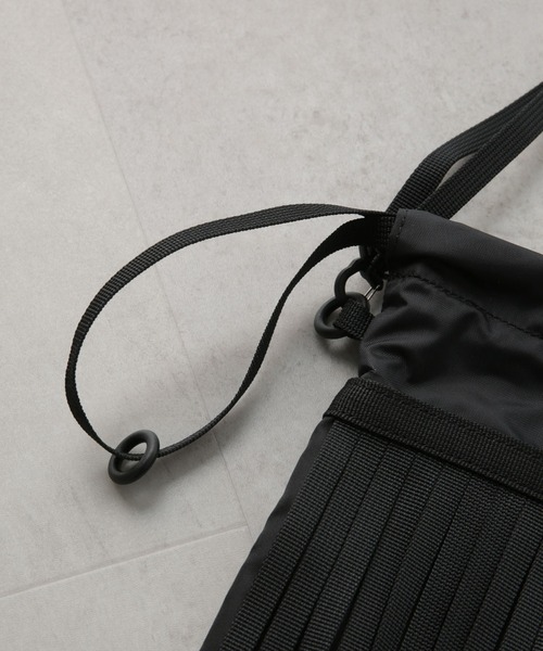 BAICYCLON by Bagjack（バイシクロン バイ バグジャック）の「BAICYCLON by bagjack/TAPE FRINGE DRAW STRING BAG（ショルダーバッグ・メンズ・ブラック・FREE）」の15枚目の写真