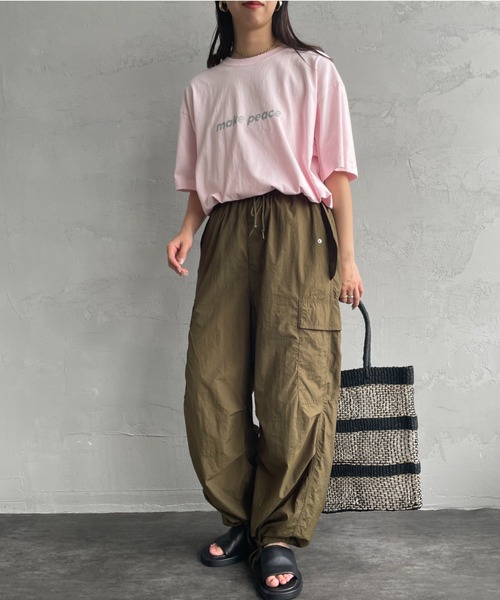 FUNG（ファング）の「[FUNG/ファング] MAKE PEACE カットオフプリントTシャツ（Tシャツ/カットソー・レディース・ホワイト/ピンク・M）」の17枚目の写真