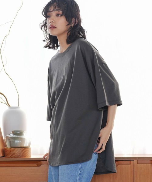 mili an deni(ミリアンデニ)の「半袖バックプリントTシャツ(Tシャツ/カットソー・レディース・オフホワイト/チャコールグレー/ブラック・L/M)」の6枚目の写真