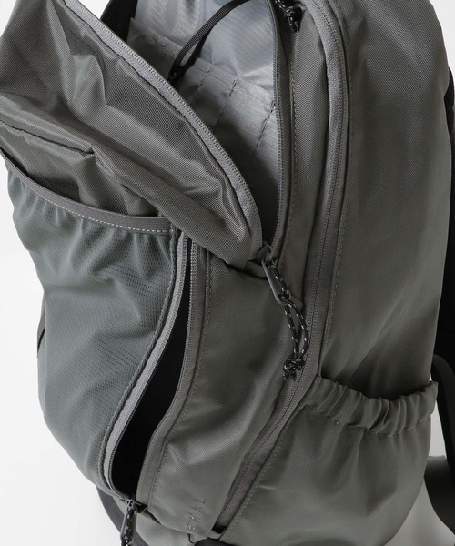 EKAL（エカル）の「TRAVELER DAY PACK（バックパック/リュック・メンズ・グレー/ブラック・ONE）」の14枚目の写真