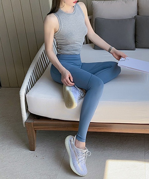DAY CLOSET（デイ クローゼット）の「レディース バックツイストヨガタンクトップ[トレーニングウェア/ジムウェア/ピラティスウェア]（タンクトップ・レディース・ホワイト/ワイン/ブラック/ベージュ/グレー・L/M/S）」の12枚目の写真