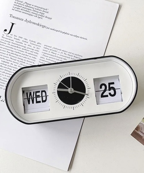 ammy.（エイミードット）の「【 ammy. / エイミードット 】 フリップカレンダー / アナログ 置時計（置時計・レディース・ホワイト/ブラック/ブラック系その他・FREE）」の5枚目の写真