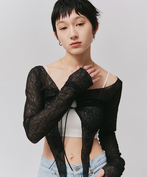 René - 白×黒フラワーレースリボン付ボレロカーディガン René - 白×黒フラワーレースリボン付ボレロカーディガンの通販