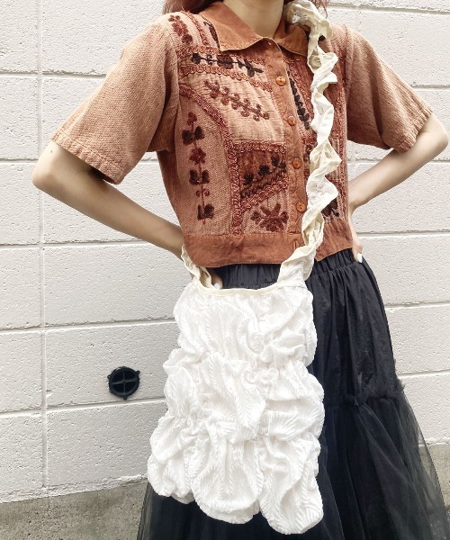 Casselini(キャセリーニ)の「Casselini(キャセリーニ)スクエアギャザーショルダー(ショルダーバッグ・レディース・レッド/ライム/ベージュ/ブラック/ホワイト/ブルー・FREE)」の2枚目の写真
