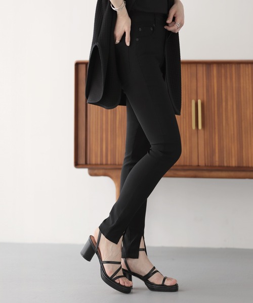 nouvellemoi(ヌーベルモイ)の「【インフルエンサーコラボ】裾スリットスキニーパンツ(その他パンツ・レディース・ブラック/ベージュ系その他・S/M/PS)」の8枚目の写真