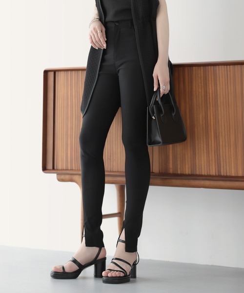 nouvellemoi(ヌーベルモイ)の「【インフルエンサーコラボ】裾スリットスキニーパンツ(その他パンツ・レディース・ブラック/ベージュ系その他・S/M/PS)」の10枚目の写真