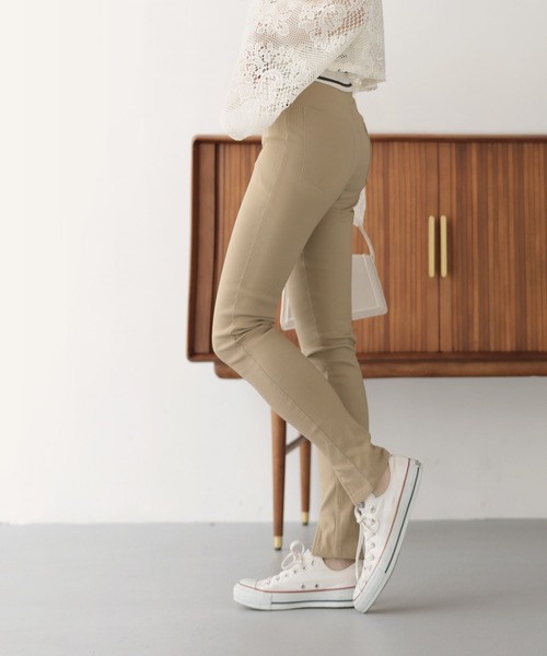 nouvellemoi(ヌーベルモイ)の「【インフルエンサーコラボ】裾スリットスキニーパンツ(その他パンツ・レディース・ブラック/ベージュ系その他・S/M/PS)」の16枚目の写真