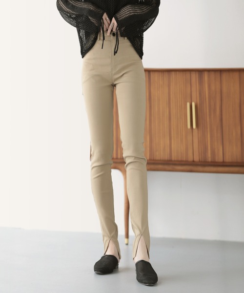 nouvellemoi(ヌーベルモイ)の「【インフルエンサーコラボ】裾スリットスキニーパンツ(その他パンツ・レディース・ブラック/ベージュ系その他・S/M/PS)」の18枚目の写真
