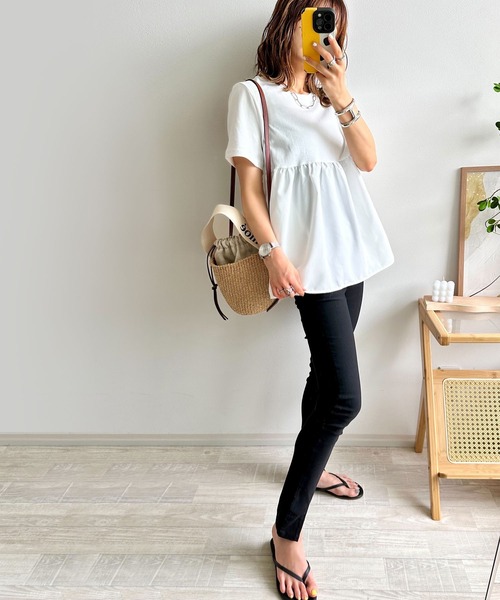 nouvellemoi(ヌーベルモイ)の「【インフルエンサーコラボ】裾スリットスキニーパンツ(その他パンツ・レディース・ブラック/ベージュ系その他・S/M/PS)」の4枚目の写真