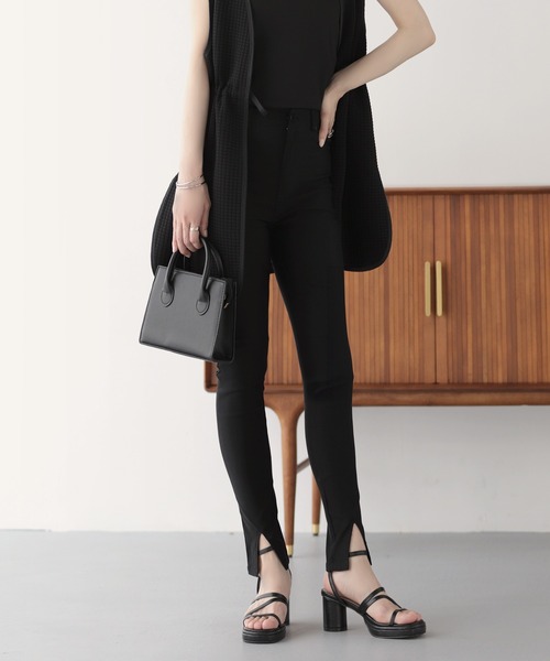 nouvellemoi(ヌーベルモイ)の「【インフルエンサーコラボ】裾スリットスキニーパンツ(その他パンツ・レディース・ブラック/ベージュ系その他・S/M/PS)」の7枚目の写真