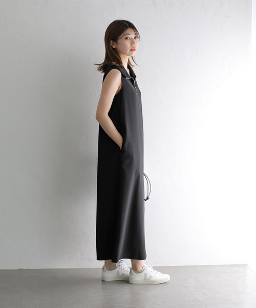 La TOTALITE(ラトータリテ)の「ハーフジップワンピース(ワンピース・レディース・ブラック/ブラウン・36/38)」の4枚目の写真