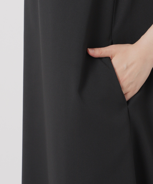 La TOTALITE(ラトータリテ)の「ハーフジップワンピース(ワンピース・レディース・ブラック/ブラウン・36/38)」の13枚目の写真