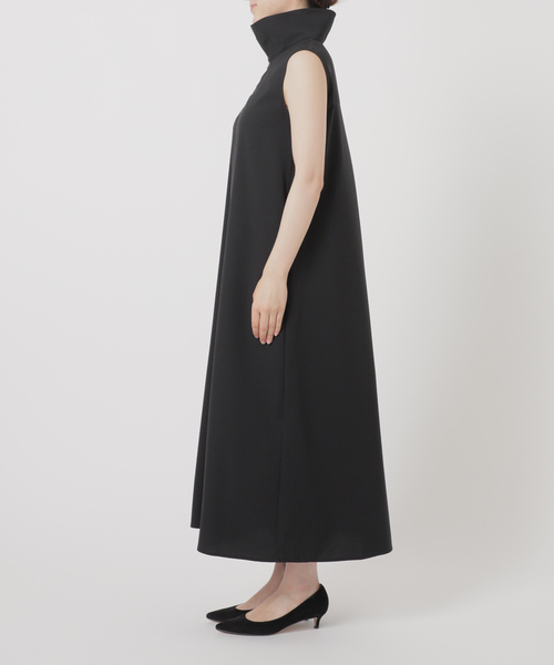 La TOTALITE(ラトータリテ)の「ハーフジップワンピース(ワンピース・レディース・ブラック/ブラウン・36/38)」の16枚目の写真