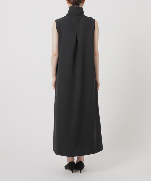 La TOTALITE(ラトータリテ)の「ハーフジップワンピース(ワンピース・レディース・ブラック/ブラウン・36/38)」の17枚目の写真