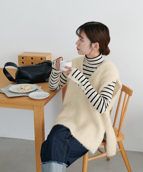 DISCOAT（ディスコート）の「フェザーヤーンチュニックベスト《WEB限定カラーあり》（ベスト・レディース・ベージュ/アイボリー/ブラック/チャコールグレー/モカ・FREE）」の7枚目の写真