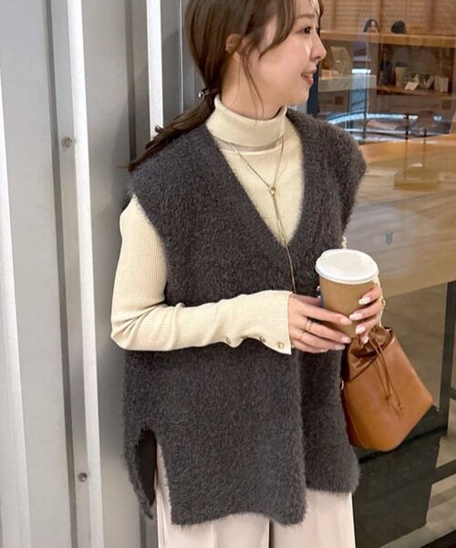 DISCOAT（ディスコート）の「フェザーヤーンチュニックベスト《WEB限定カラーあり》（ベスト・レディース・ベージュ/アイボリー/ブラック/チャコールグレー/モカ・FREE）」の17枚目の写真