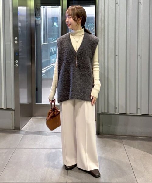 DISCOAT（ディスコート）の「フェザーヤーンチュニックベスト《WEB限定カラーあり》（ベスト・レディース・ベージュ/アイボリー/ブラック/チャコールグレー/モカ・FREE）」の18枚目の写真