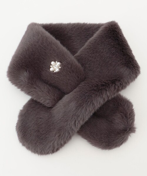 TOCCA(トッカ)の「BIJOUX MINI FURTIPPET ティペット(マフラー・レディース・アイボリー系/ライトグレー系/ブラック系/レッド系・F)」の3枚目の写真