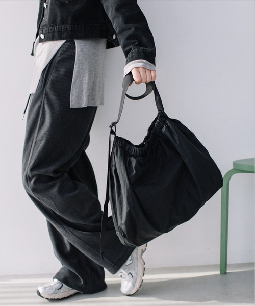 SUWDEE(スーディー)の「nylon shoulder bag(ショルダーバッグ・レディース・ブラック・FREE)」の2枚目の写真