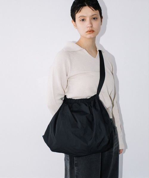 SUWDEE(スーディー)の「nylon shoulder bag(ショルダーバッグ・レディース・ブラック・FREE)」の6枚目の写真