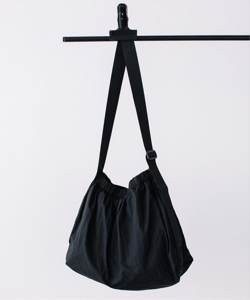SUWDEE(スーディー)の「nylon shoulder bag(ショルダーバッグ・レディース・ブラック・FREE)」の7枚目の写真