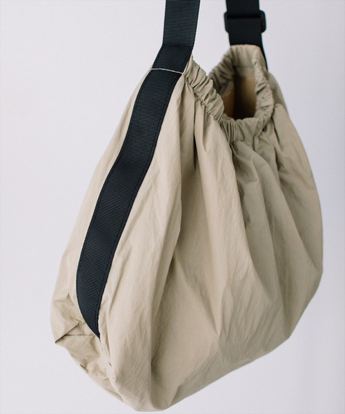 SUWDEE(スーディー)の「nylon shoulder bag(ショルダーバッグ・レディース・ブラック・FREE)」の12枚目の写真