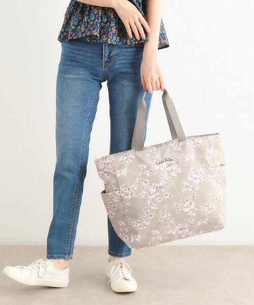LAURA ASHLEY(ローラアシュレイ)の「ポリントン ローゼズ柄 トートバッグ(トートバッグ・レディース・ピンク系その他/ベージュ系その他3/ネイビー系・00)」の2枚目の写真