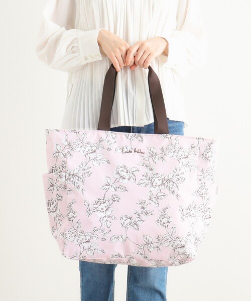 LAURA ASHLEY(ローラアシュレイ)の「ポリントン ローゼズ柄 トートバッグ(トートバッグ・レディース・ピンク系その他/ベージュ系その他3/ネイビー系・00)」の6枚目の写真