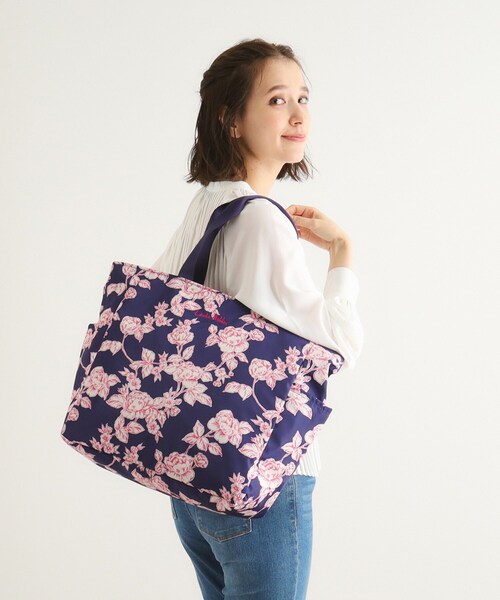 LAURA ASHLEY(ローラアシュレイ)の「ポリントン ローゼズ柄 トートバッグ(トートバッグ・レディース・ピンク系その他/ベージュ系その他3/ネイビー系・00)」の8枚目の写真