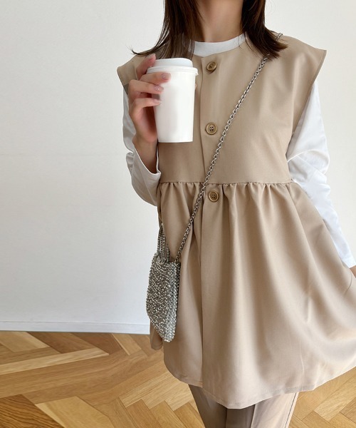 Doux Belle（ドゥーベル）の「ペプラムトップス（ベスト・レディース・ブラック/ネイビー/ベージュ・MEDIUM）」の17枚目の写真