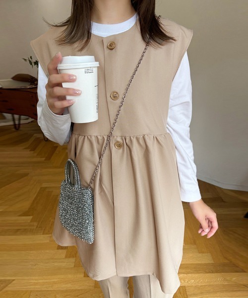 Doux Belle（ドゥーベル）の「ペプラムトップス（ベスト・レディース・ブラック/ネイビー/ベージュ・MEDIUM）」の18枚目の写真