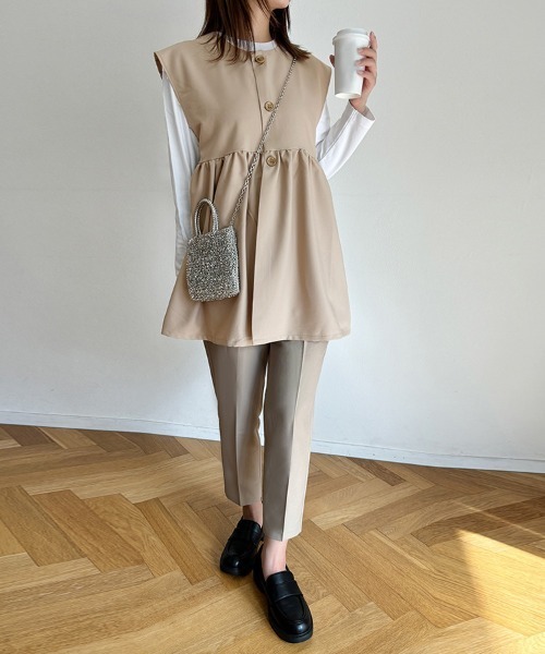 Doux Belle（ドゥーベル）の「ペプラムトップス（ベスト・レディース・ブラック/ネイビー/ベージュ・MEDIUM）」の19枚目の写真