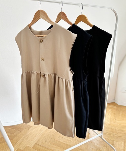 Doux Belle（ドゥーベル）の「ペプラムトップス（ベスト・レディース・ブラック/ネイビー/ベージュ・MEDIUM）」の20枚目の写真