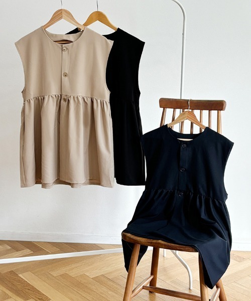 Doux Belle（ドゥーベル）の「ペプラムトップス（ベスト・レディース・ブラック/ネイビー/ベージュ・MEDIUM）」の22枚目の写真