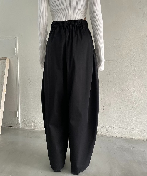 AIC.（エーアイシー）の「【再入荷】カーブシルエットタックパンツ（その他パンツ・レディース・ブラック/アイボリー/ダークカーキ・FREE）」の14枚目の写真