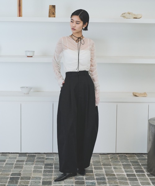 AIC.（エーアイシー）の「【再入荷】カーブシルエットタックパンツ（その他パンツ・レディース・ブラック/アイボリー/ダークカーキ・FREE）」の8枚目の写真