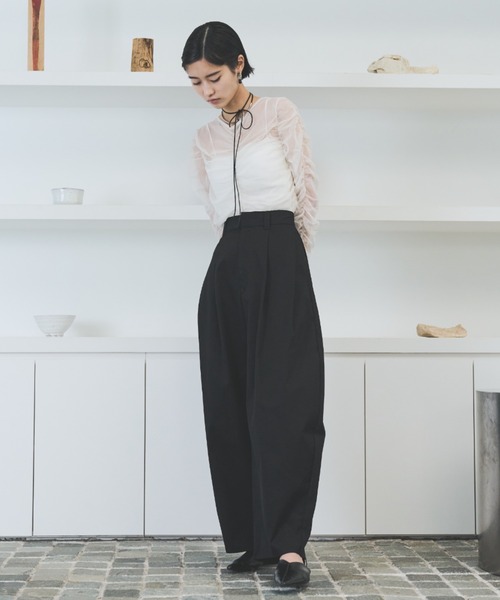 AIC.（エーアイシー）の「【再入荷】カーブシルエットタックパンツ（その他パンツ・レディース・ブラック/アイボリー/ダークカーキ・FREE）」の10枚目の写真