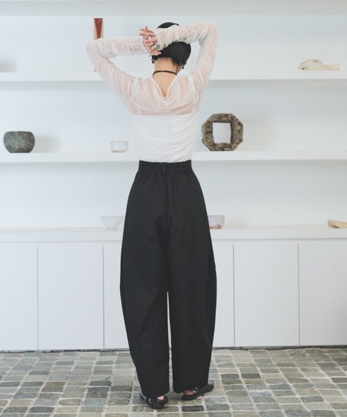 AIC.（エーアイシー）の「【再入荷】カーブシルエットタックパンツ（その他パンツ・レディース・ブラック/アイボリー/ダークカーキ・FREE）」の11枚目の写真