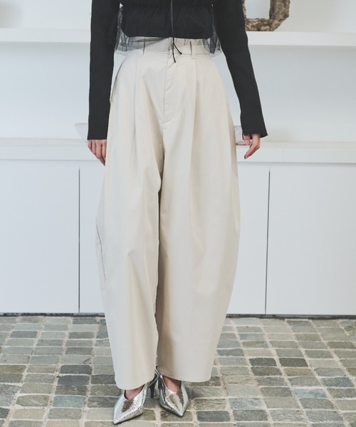 AIC.（エーアイシー）の「【再入荷】カーブシルエットタックパンツ（その他パンツ・レディース・ブラック/アイボリー/ダークカーキ・FREE）」の16枚目の写真