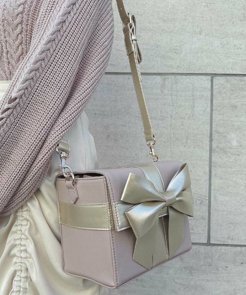 F i.n.t（フィント）の「多重リボンプレゼントボックスバッグ（ショルダーバッグ・レディース・レッド/ライトピンク/ミント・FREE）」の10枚目の写真