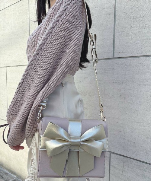 F i.n.t（フィント）の「多重リボンプレゼントボックスバッグ（ショルダーバッグ・レディース・レッド/ライトピンク/ミント・FREE）」の12枚目の写真