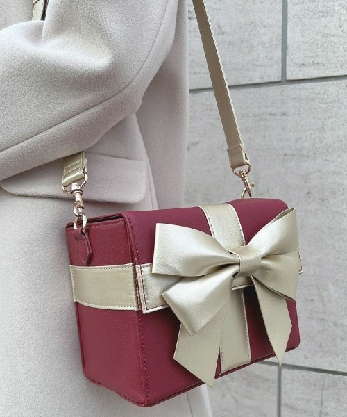 F i.n.t（フィント）の「多重リボンプレゼントボックスバッグ（ショルダーバッグ・レディース・レッド/ライトピンク/ミント・FREE）」の6枚目の写真