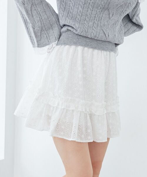 MAJESTIC LEGON(マジェスティックレゴン)の「プチフリルギャザーミニスカパン(スカート・レディース・ベージュ系その他2/ホワイト系その他/ホワイト系その他2・MEDIUM)」の2枚目の写真