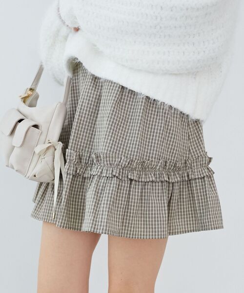 MAJESTIC LEGON(マジェスティックレゴン)の「プチフリルギャザーミニスカパン(スカート・レディース・ベージュ系その他2/ホワイト系その他/ホワイト系その他2・MEDIUM)」の16枚目の写真