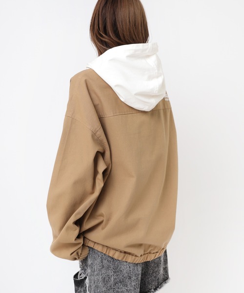 RNA（アールエヌエー）の「B2873 バイカラーチームフーディー（パーカー・レディース・ベージュ/ブルー/ブラック・MEDIUM）」の4枚目の写真